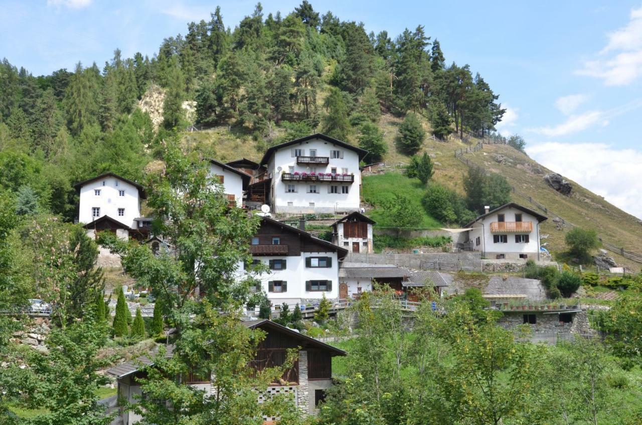 Stilfser Haeuschen Mit Blick Auf Koenig Ortler Villa Bagian luar foto