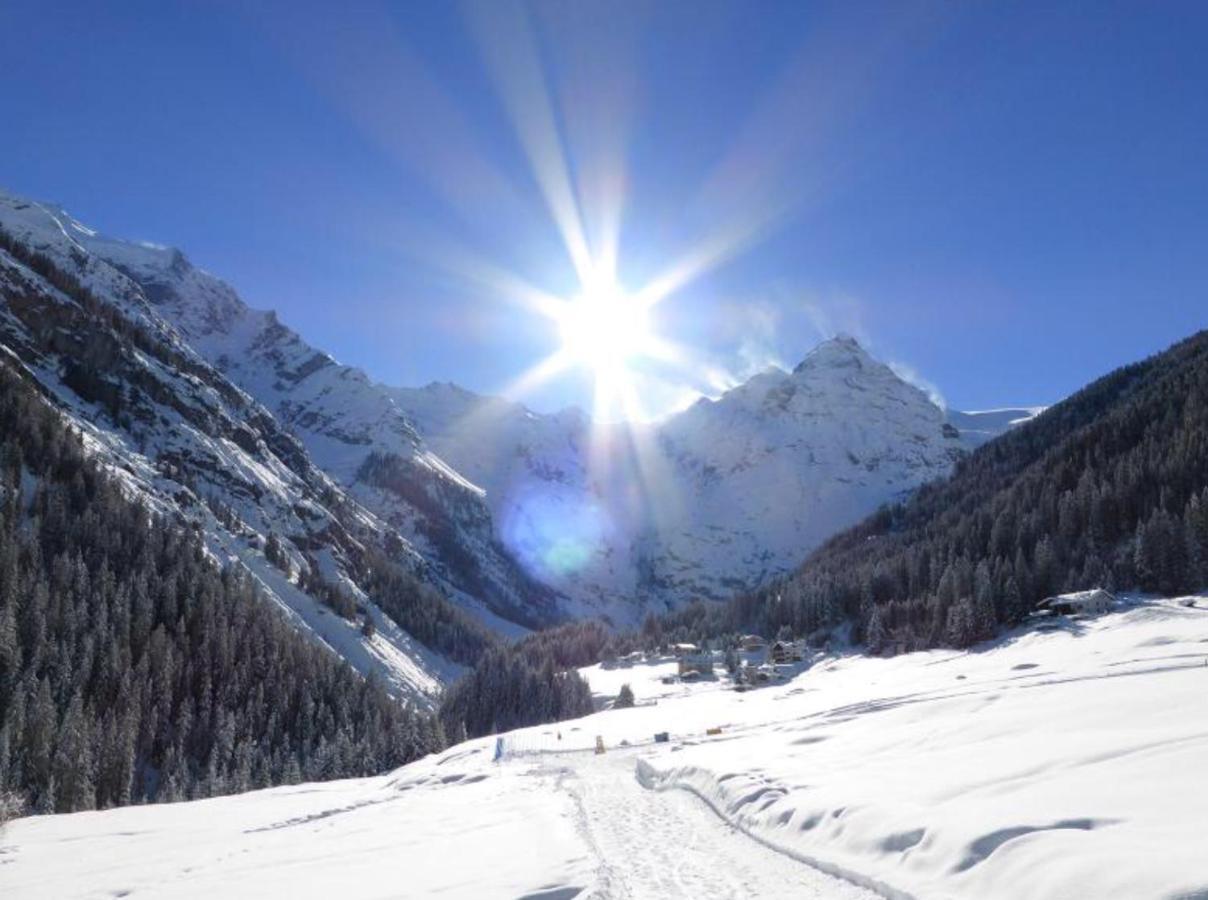 Stilfser Haeuschen Mit Blick Auf Koenig Ortler Villa Bagian luar foto